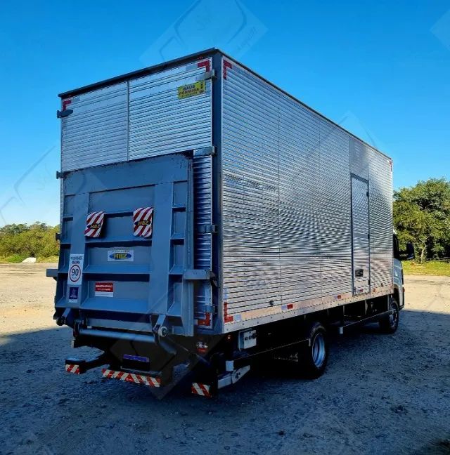 VW 11.180 Delivery Prime 4x2 - 2025 (Baú Plataforma c/ 6,30 Metros) - Foto 6