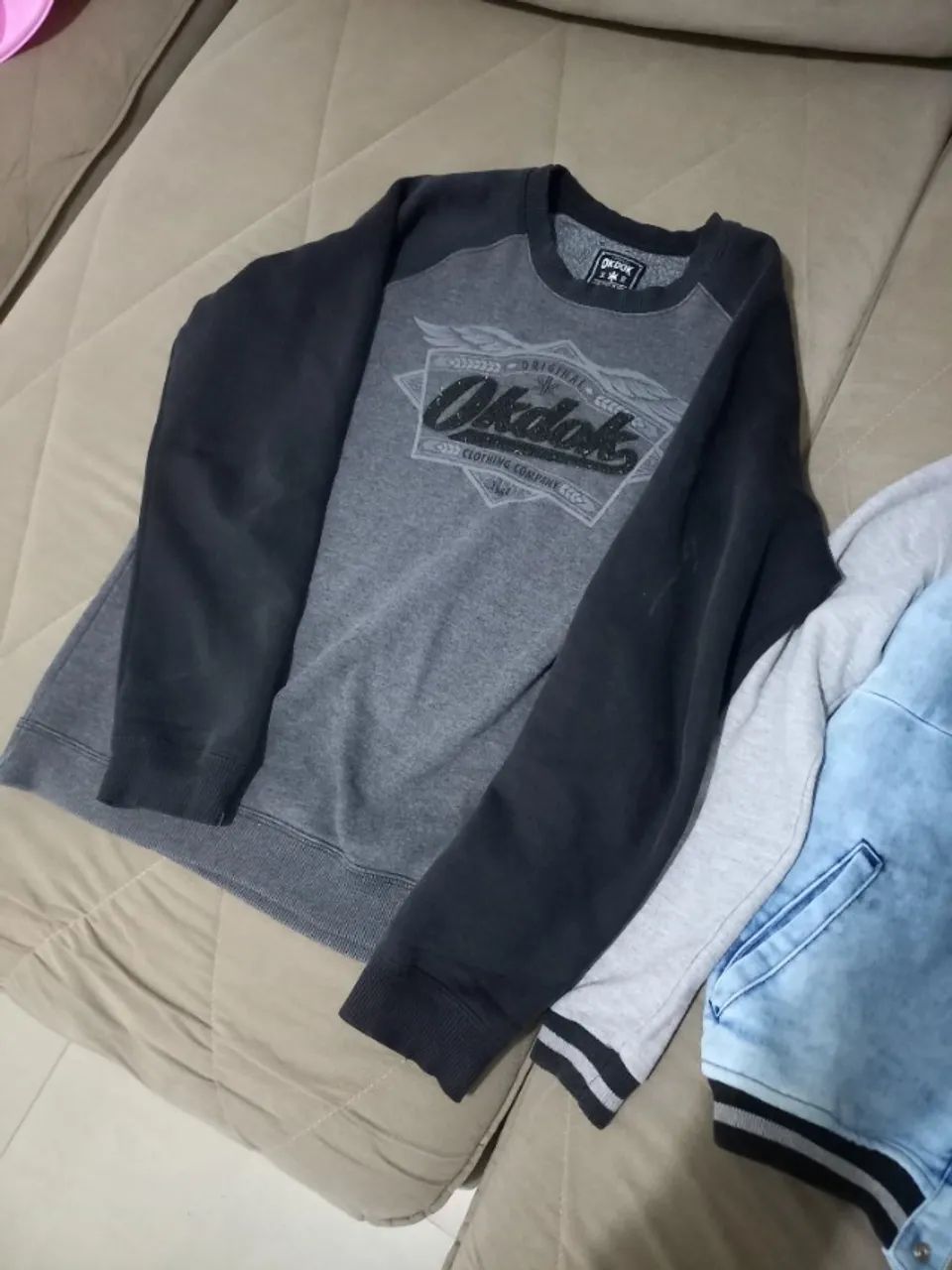 3 Casacos de frio P - Jaqueta jeans azul e preta - Foto 2