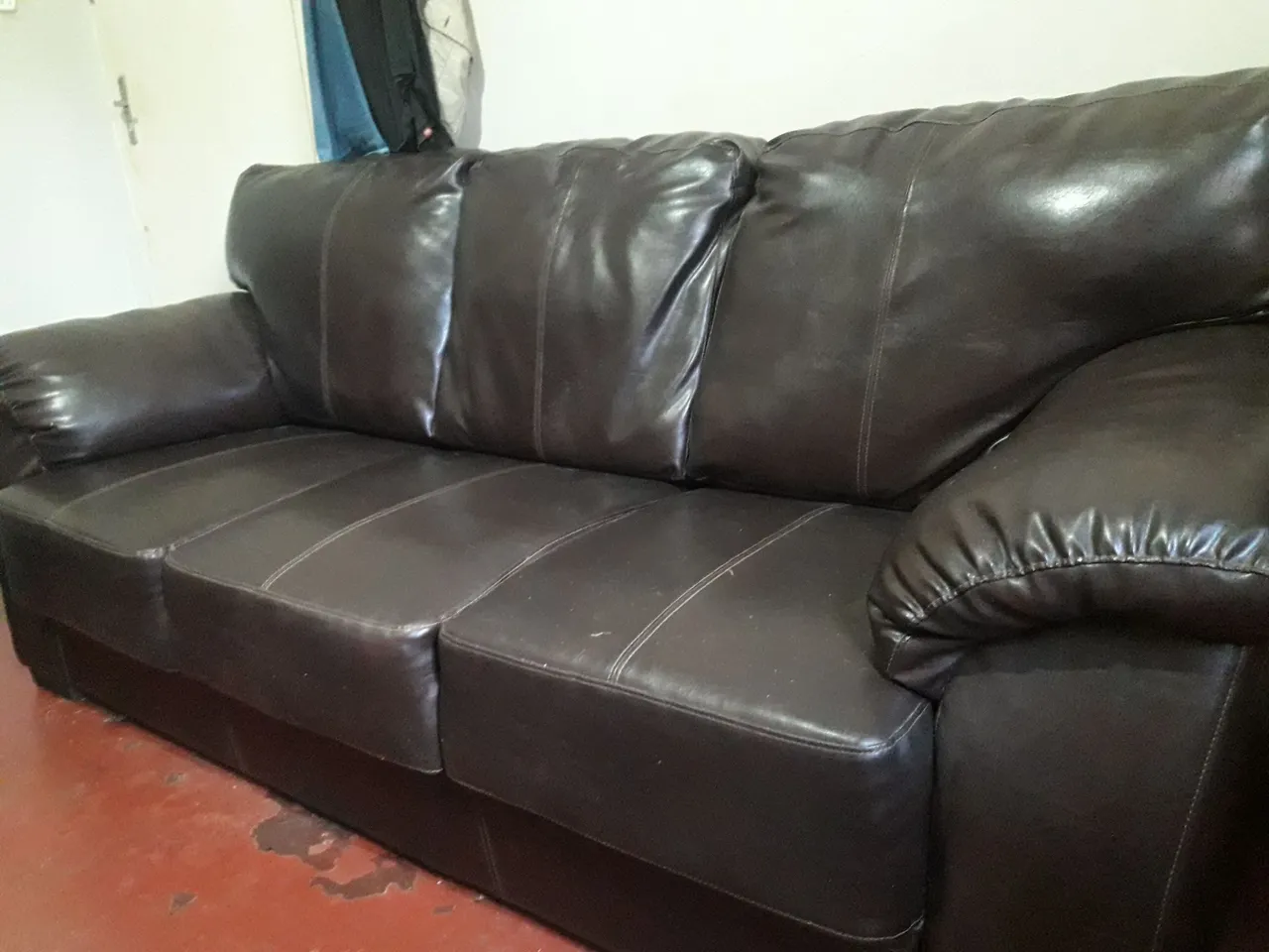 Sofa em corino 3 lugares