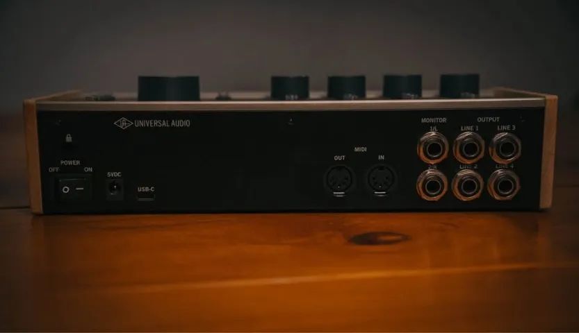 Interface de gravação Universal Audio Volt 476p - Foto 3