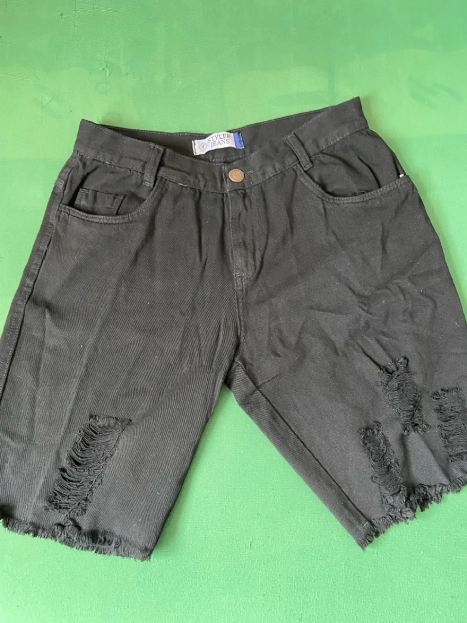 Shorts Jeans Preto Destroyed - Estilo e Conforto