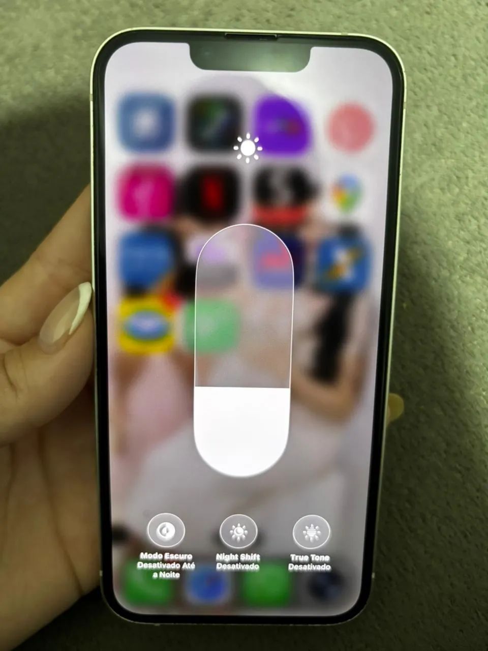 iPhone 1364315886922625122