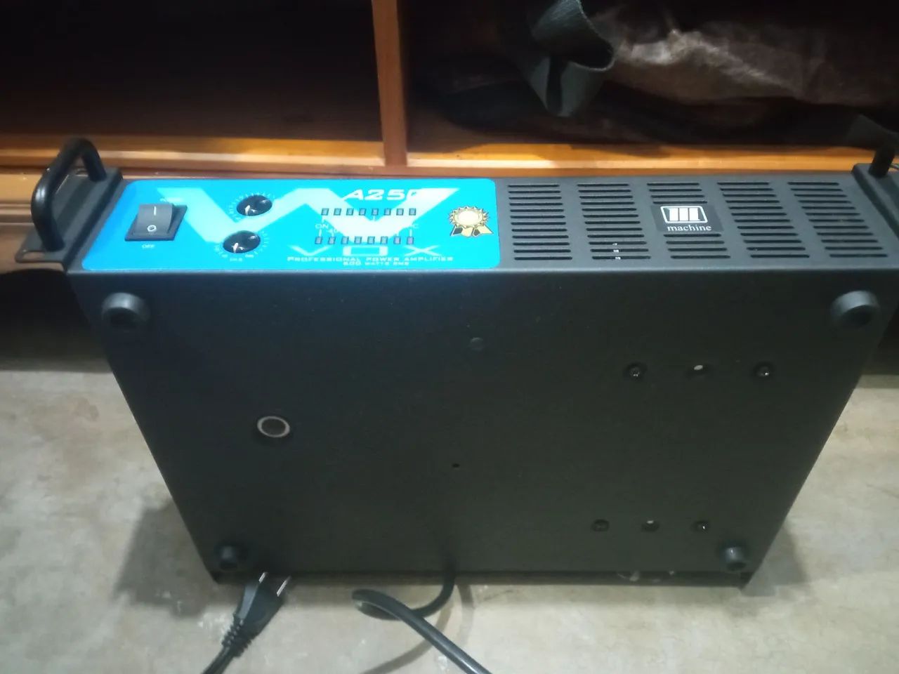 Amplificador de potênci machine A2500 600W pouco uso  - Foto 4