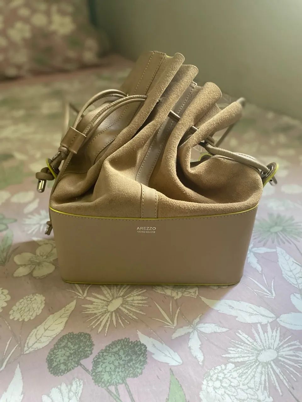 Bolsa Arezzo Bege de Couro