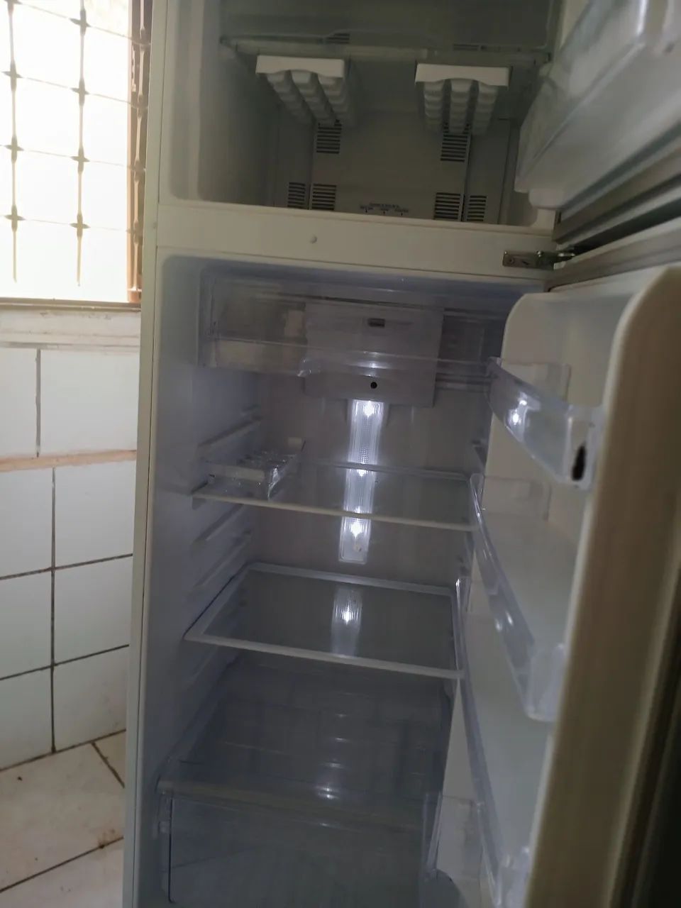 Geladeira Panasonic 387 litros  - Foto 6