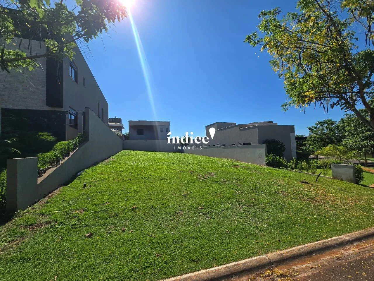 Terrenos Condomínio no Bairro Jardim Olhos D`Água, Reserva Santa Luisa