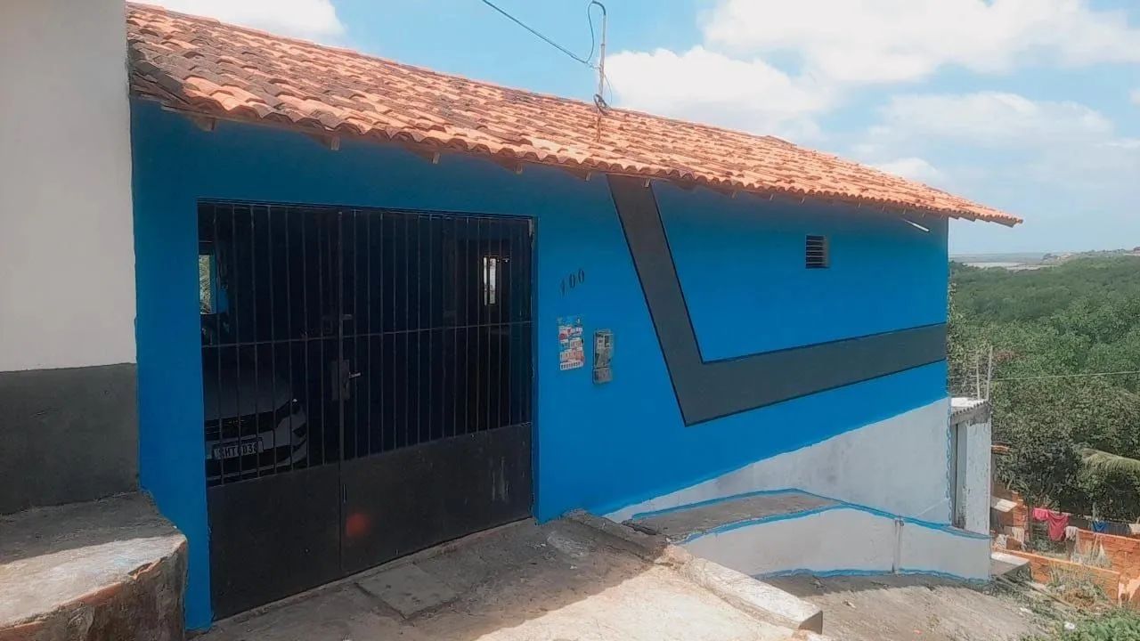 Vende-se uma casa no sol nascente praianha