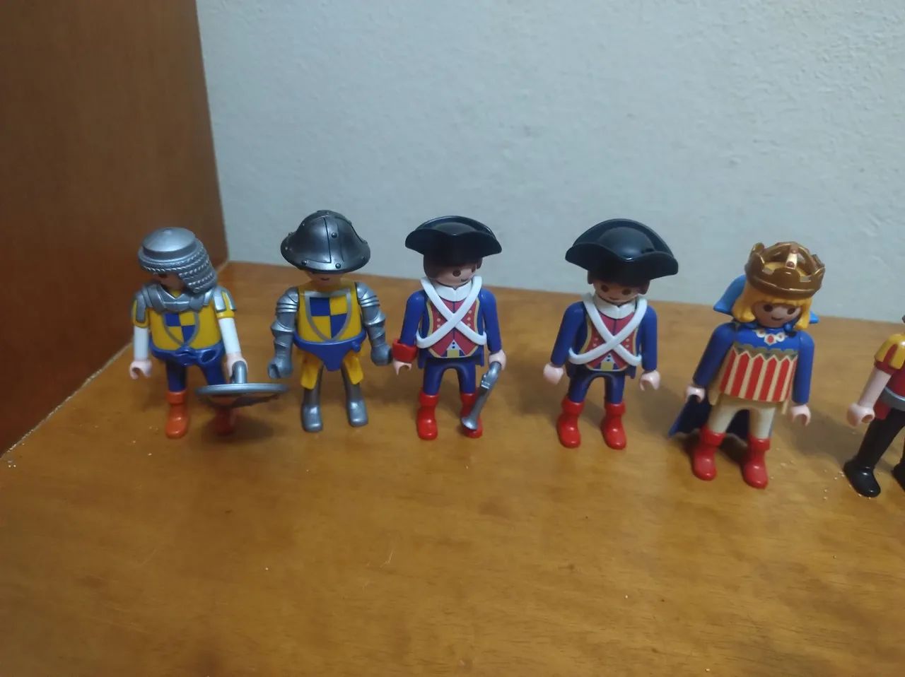 Playmobil - 8  bonecos medievais - Foto 3