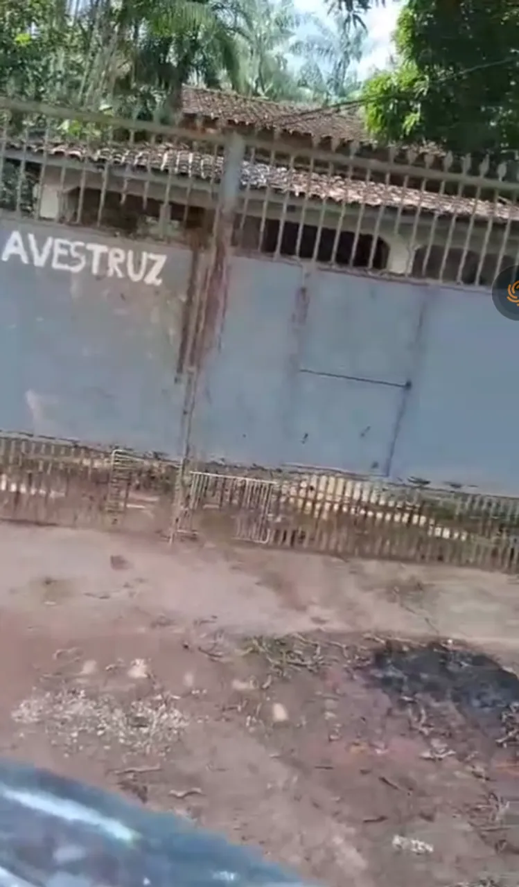Sítio com uma casa com 2 Suítes