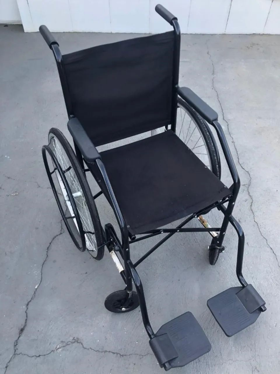 VENDE CADEIRA DE RODAS