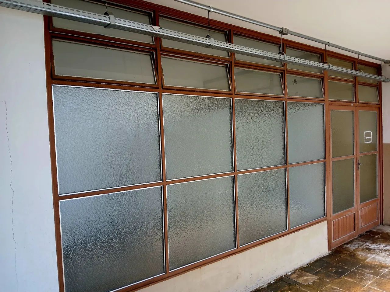 Baita preço! Janela e porta acopladas em aço e vidro. 5,65 cm x 3,00 cm - Foto 3