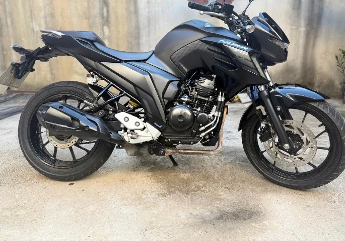 Moto muito nova