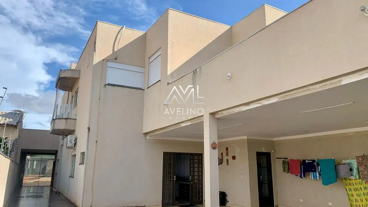 Casa/Sobrado a venda no Vila Sobrinho há uma quadra da AV. Tamandaré