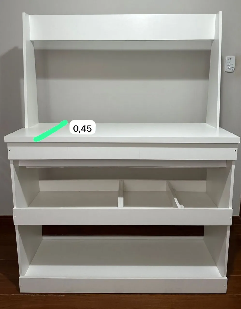 Móvel Organizador Branco com Prateleiras