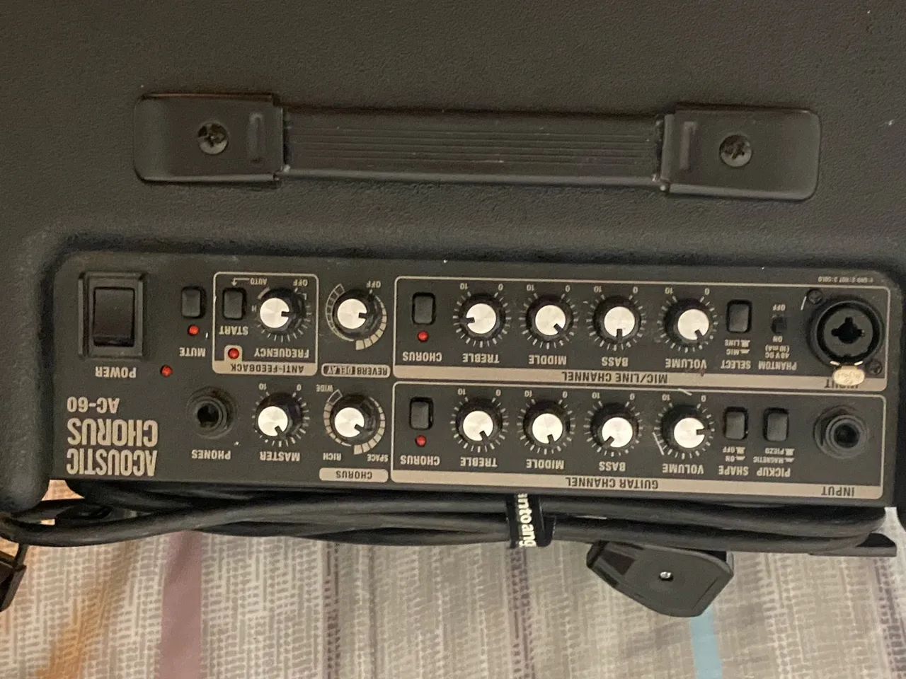 Fabuloso Amplificador Roland AC 60 - Foto 3