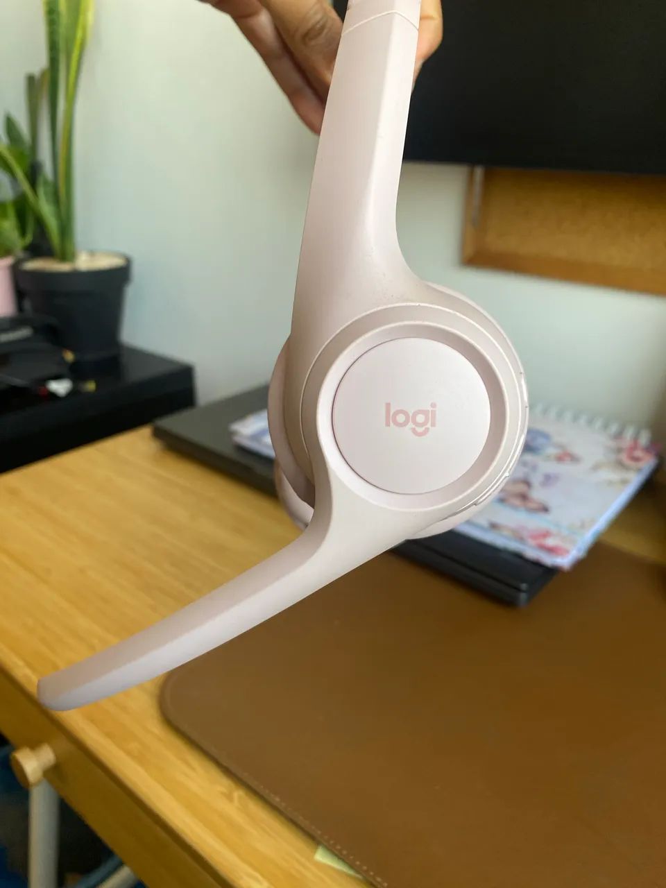 Fone bluetooth Logitech  - rosa  - Foto 4