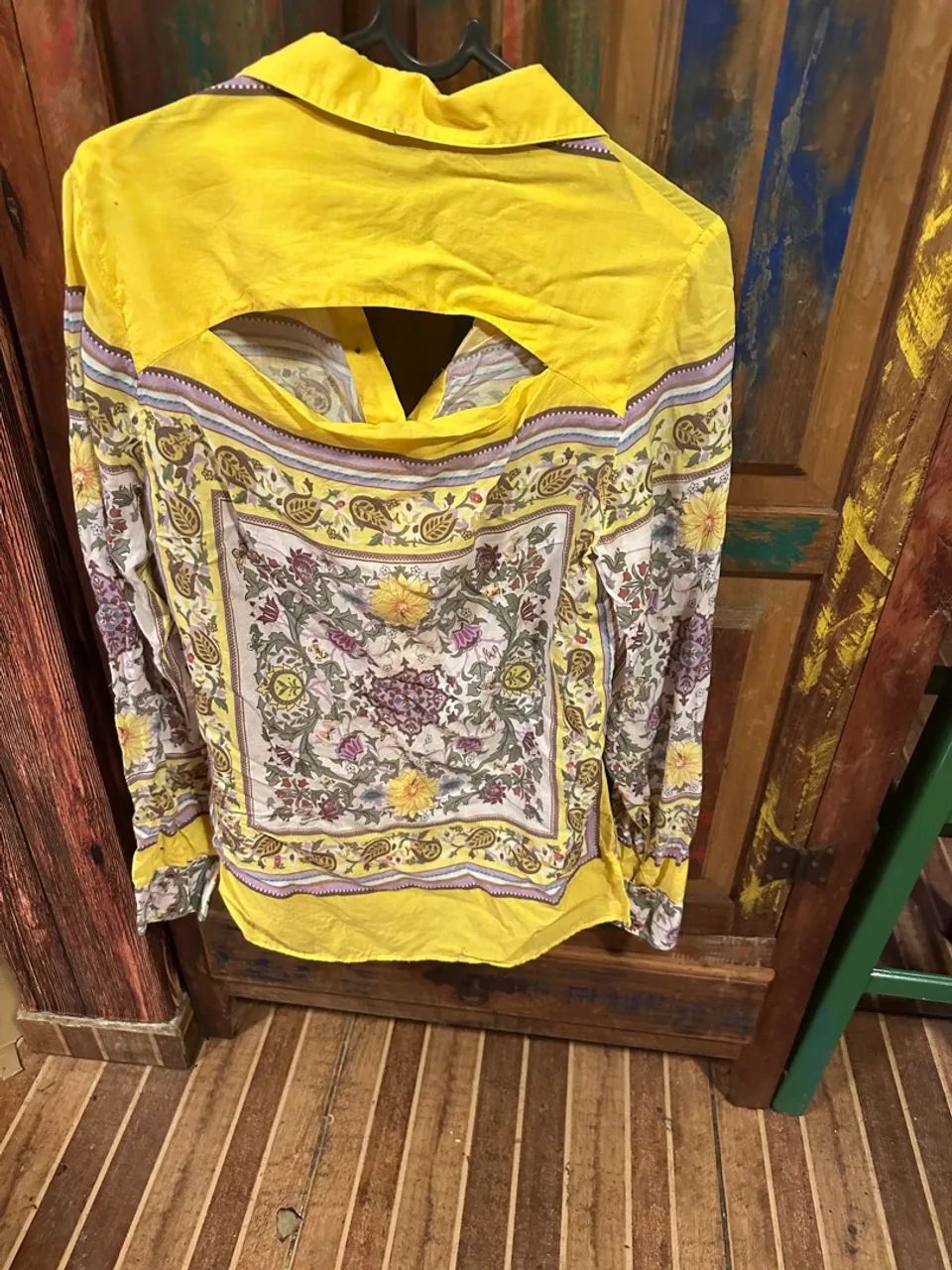 Camisa estampada amarela - Foto 2