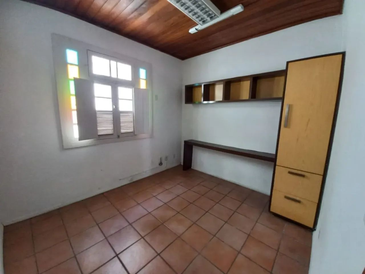 Locação no Centro de Florianópolis! Casa comercial com 107m² construídos e 4 vagas de gara - Foto 9