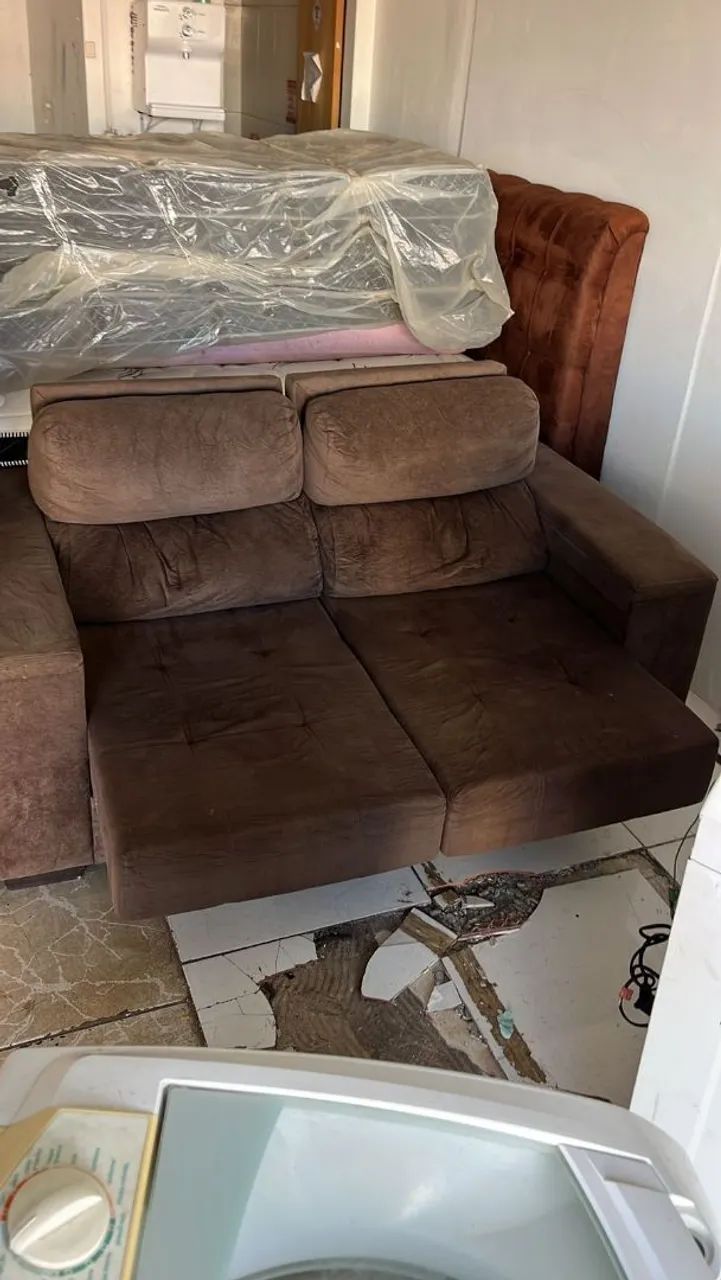 SOFÁ RETRATIL E RECLINAVEL 1,70CM USADO - Foto 2