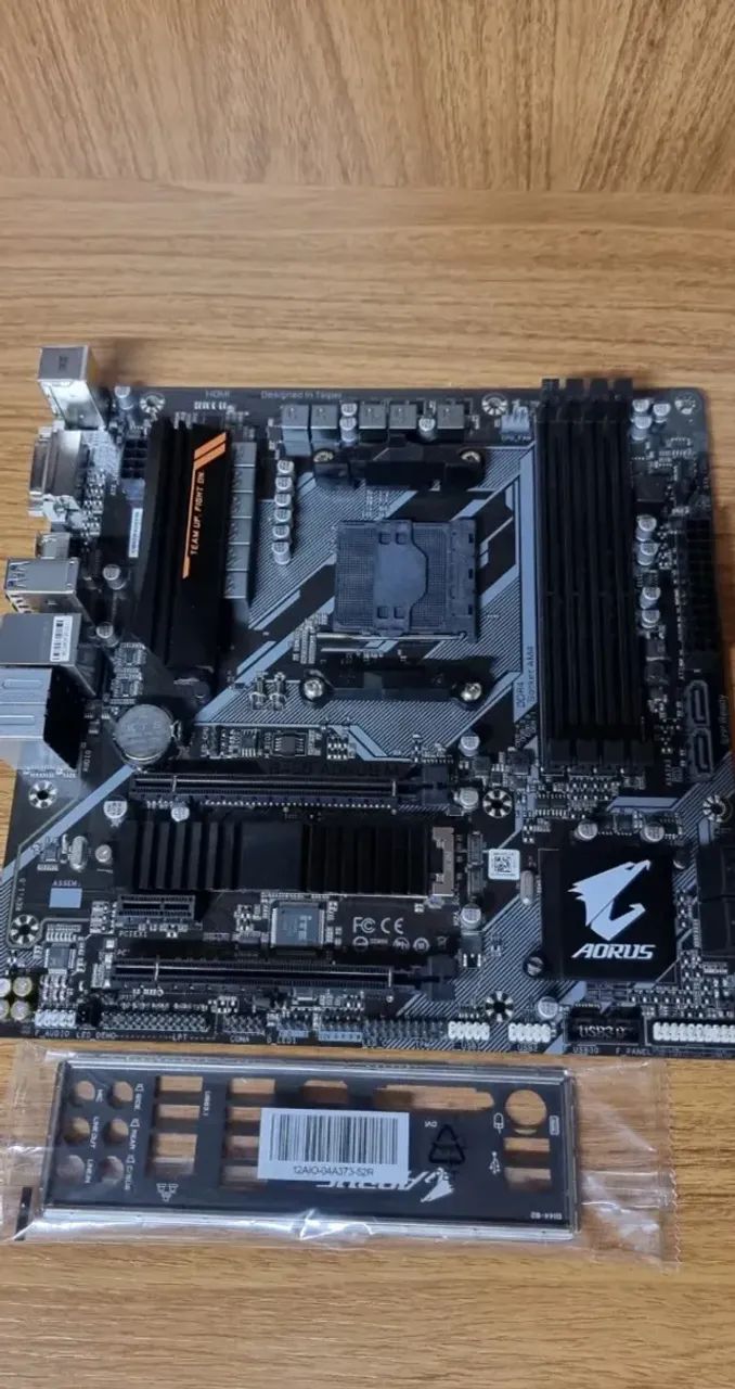 Placa mãe B450 AORUS M  Socket AM4 / DDR4 - Foto 3