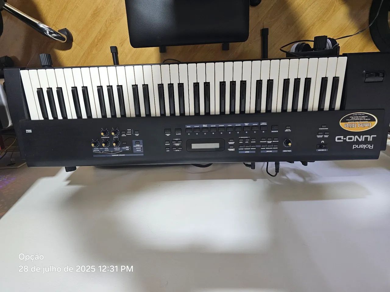 Teclado Roland Juno-D Edição Limitada - Foto 2