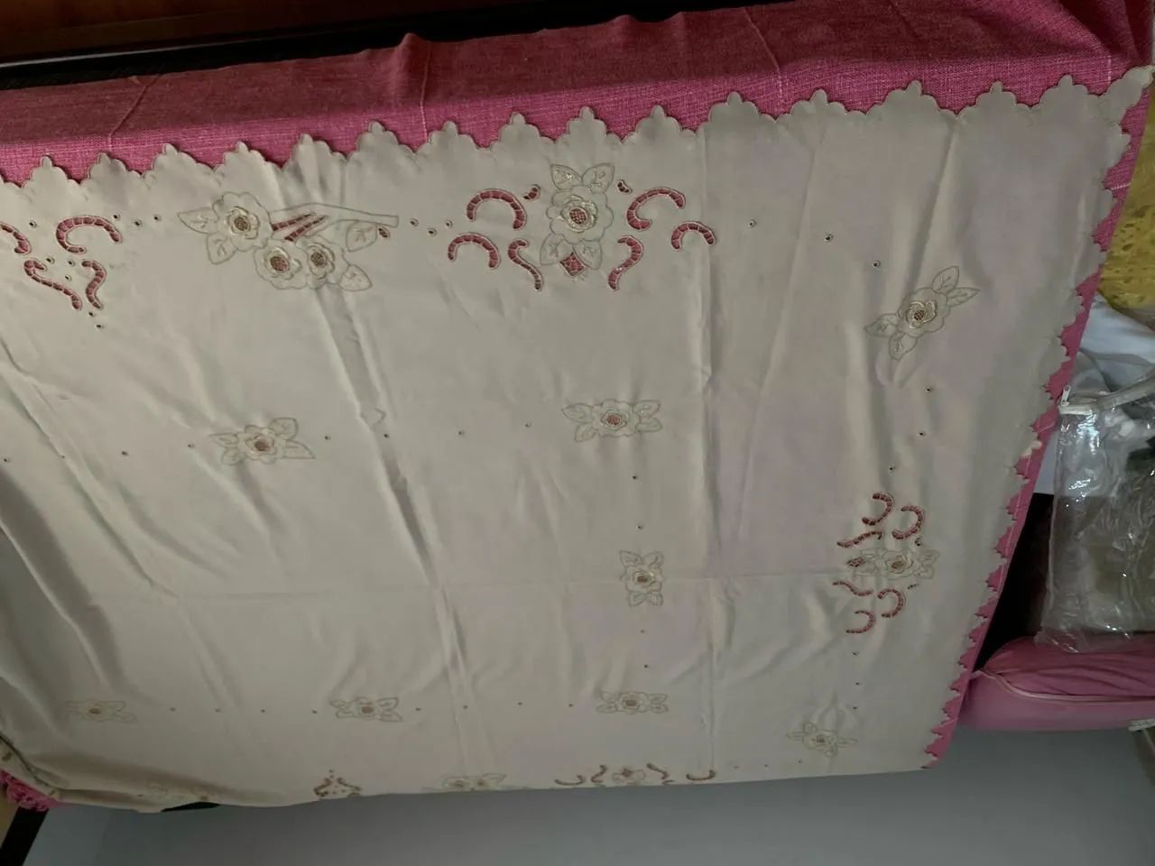 Toalha de Mesa Bordada Richelieu - Foto 3