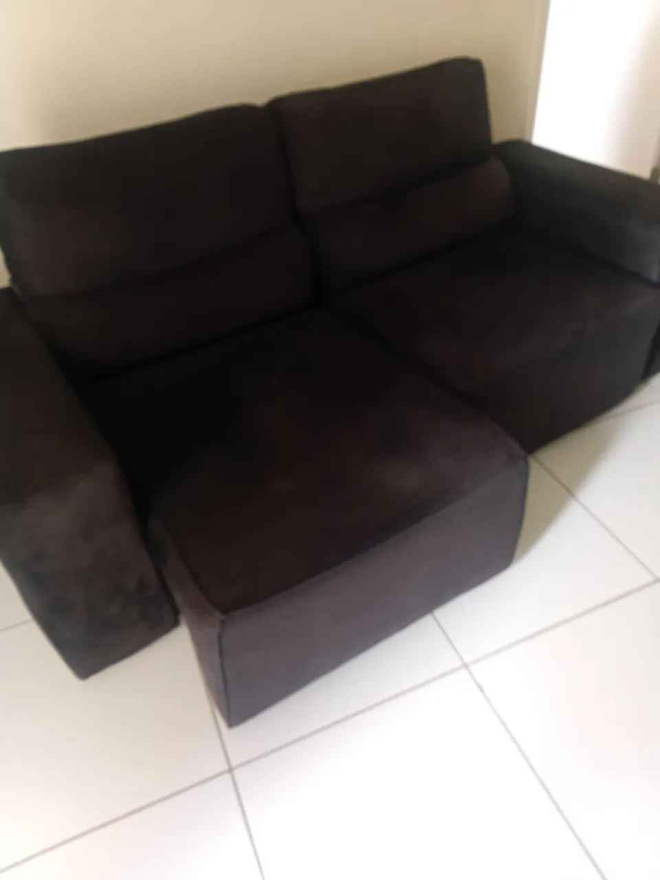 Sofá 2 lugares com chaise