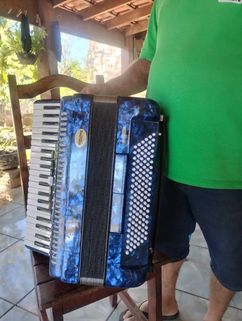Vendo sanfona 128 baixos Todeschini em ótimo estado