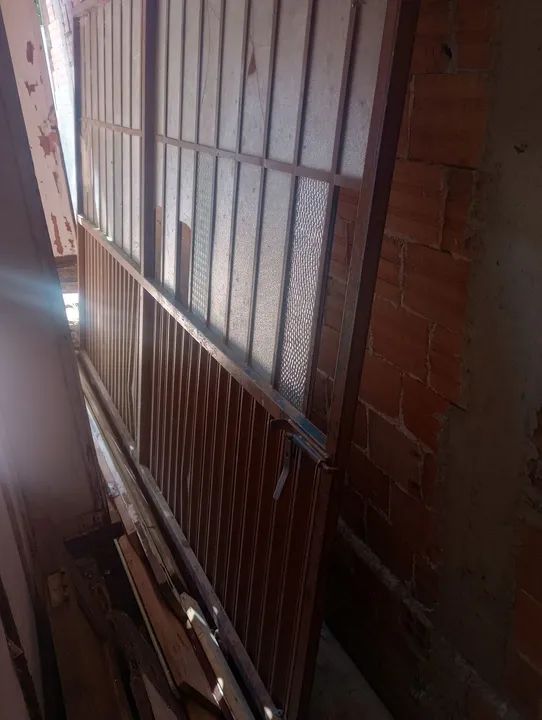 Portão de ferro 1,90 por 280 em bom estado 