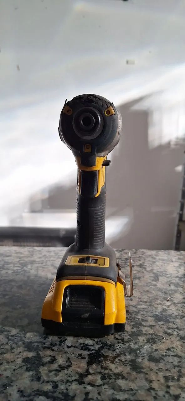 Parafusadeira Dewalt Impacto - Foto 2