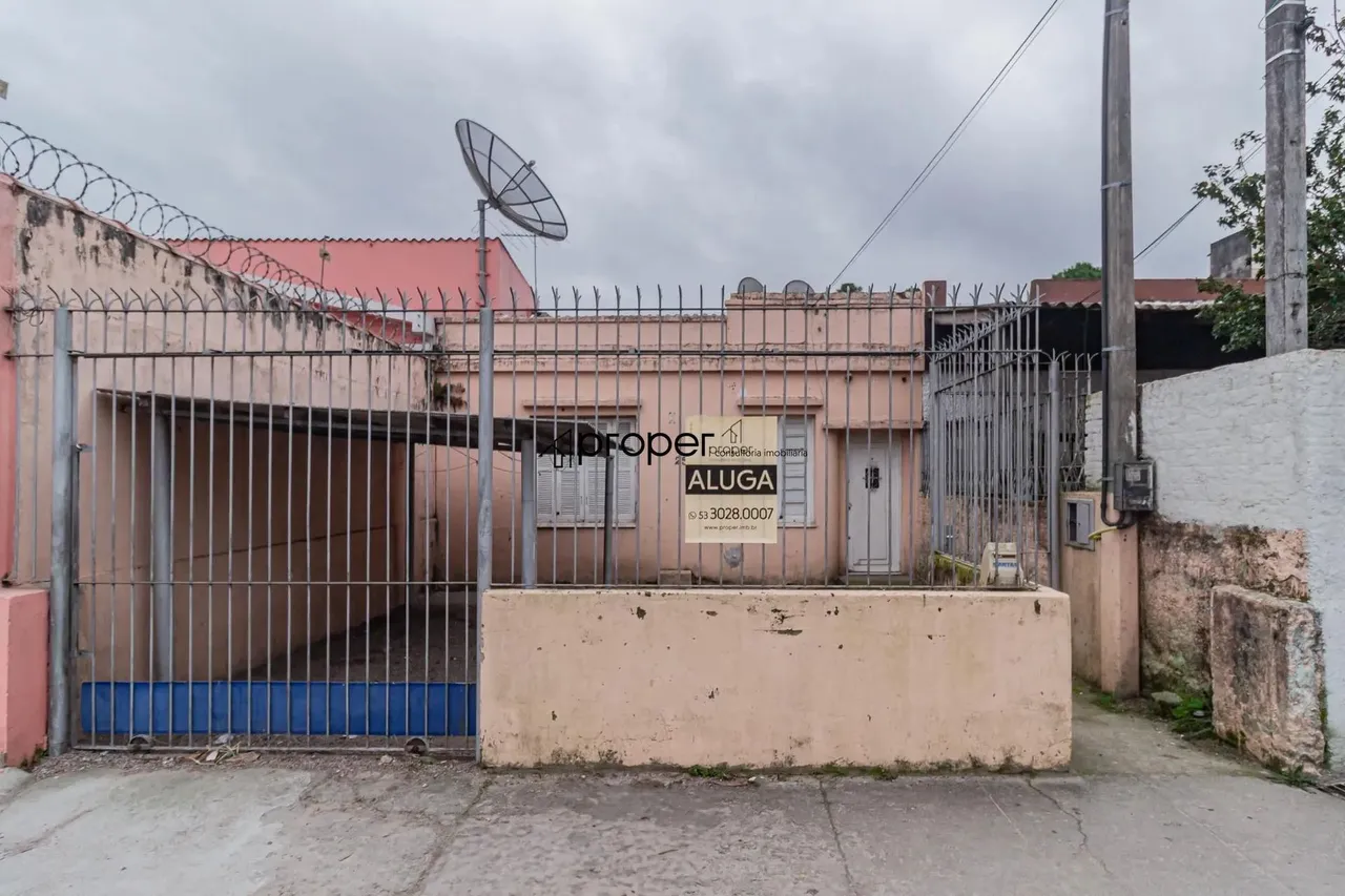 Casa com 2 dormitórios para aluguel no Centro - Pelotas/RS
