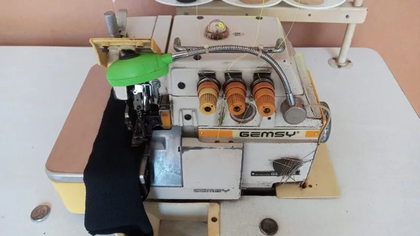 Máquina Overloque Industrial - Foto 2