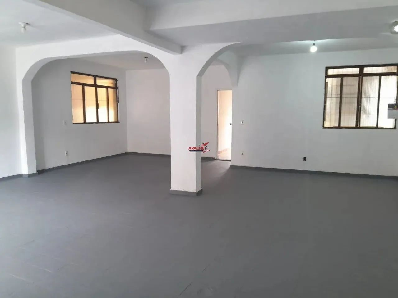 Loja com kitnet para locação, no bairro Santo Antônio em Viçosa - MG. - Foto 4