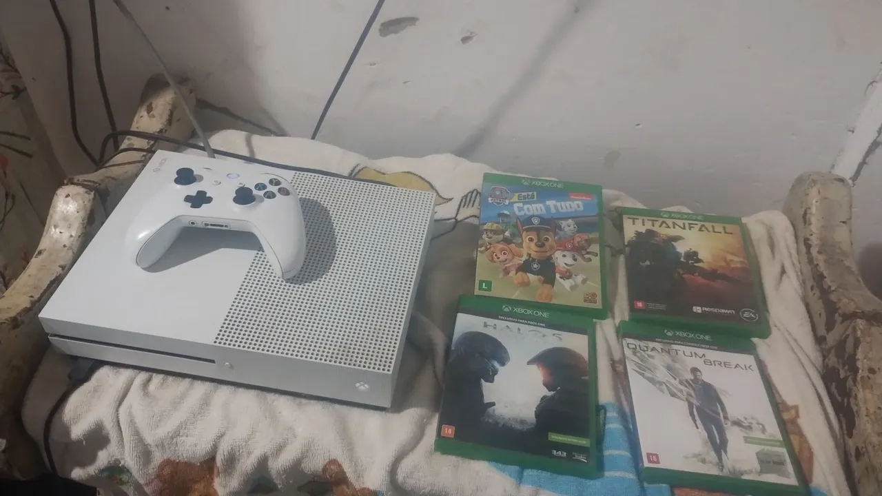 Xbox One S com Jogos - Diversão Garantida!