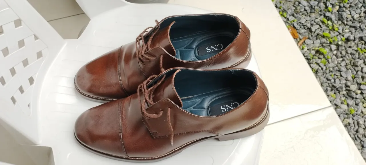 Sapatos sociais de couro marrom - CNS