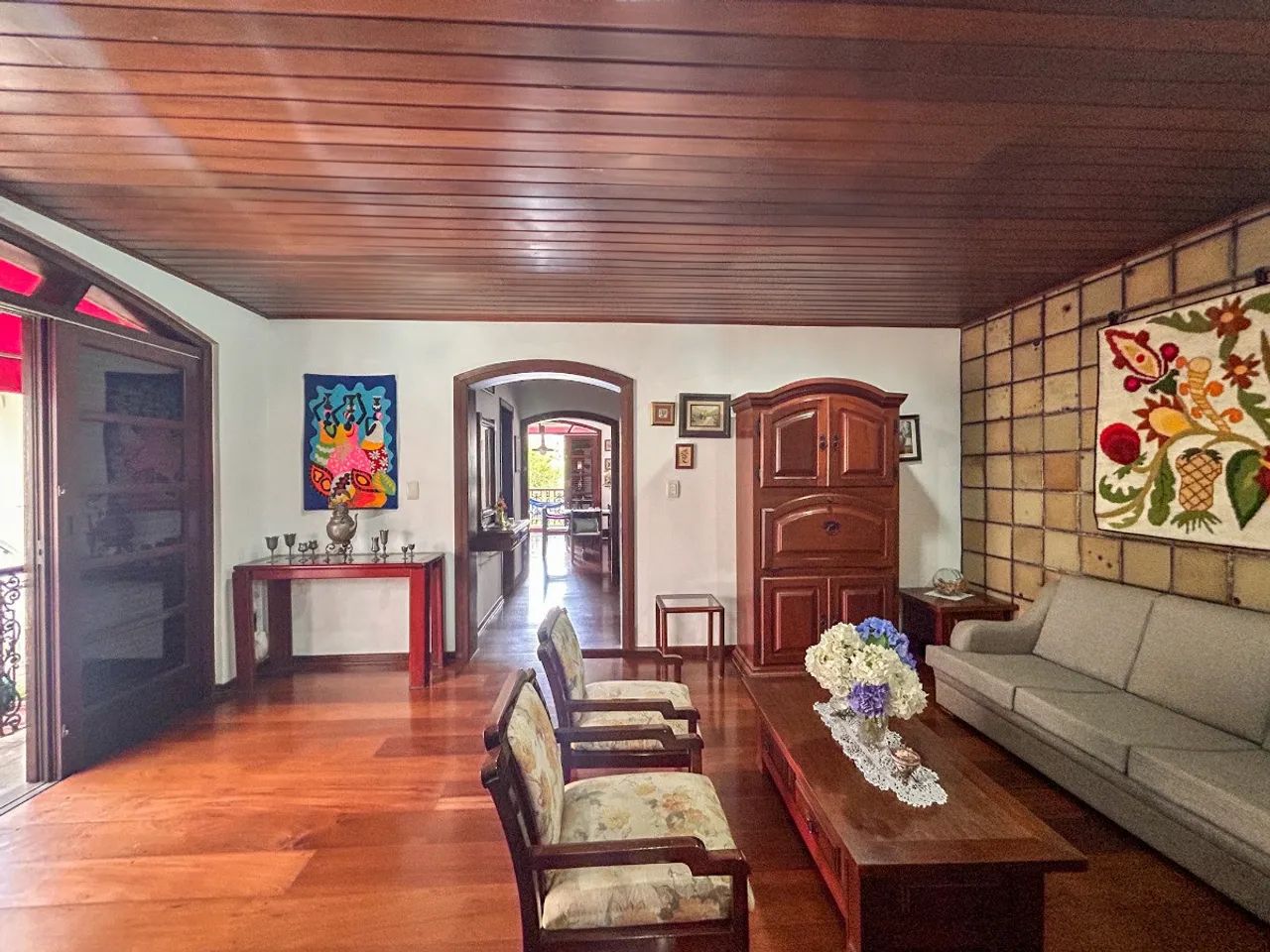 Casa de vila para venda com 4 quartos, sendo 1 suíte, 420m² - Foto 2