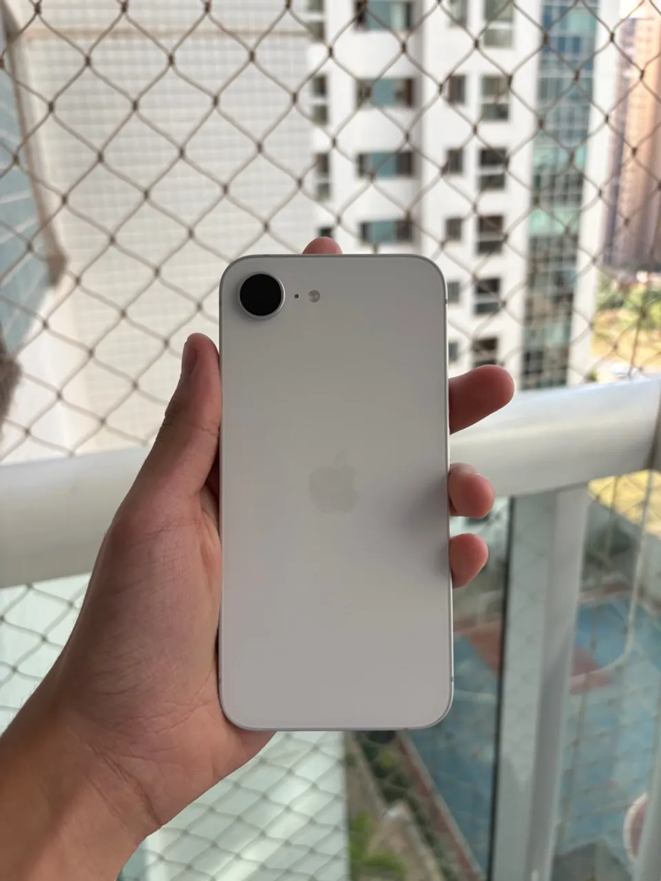 iPhone 16e