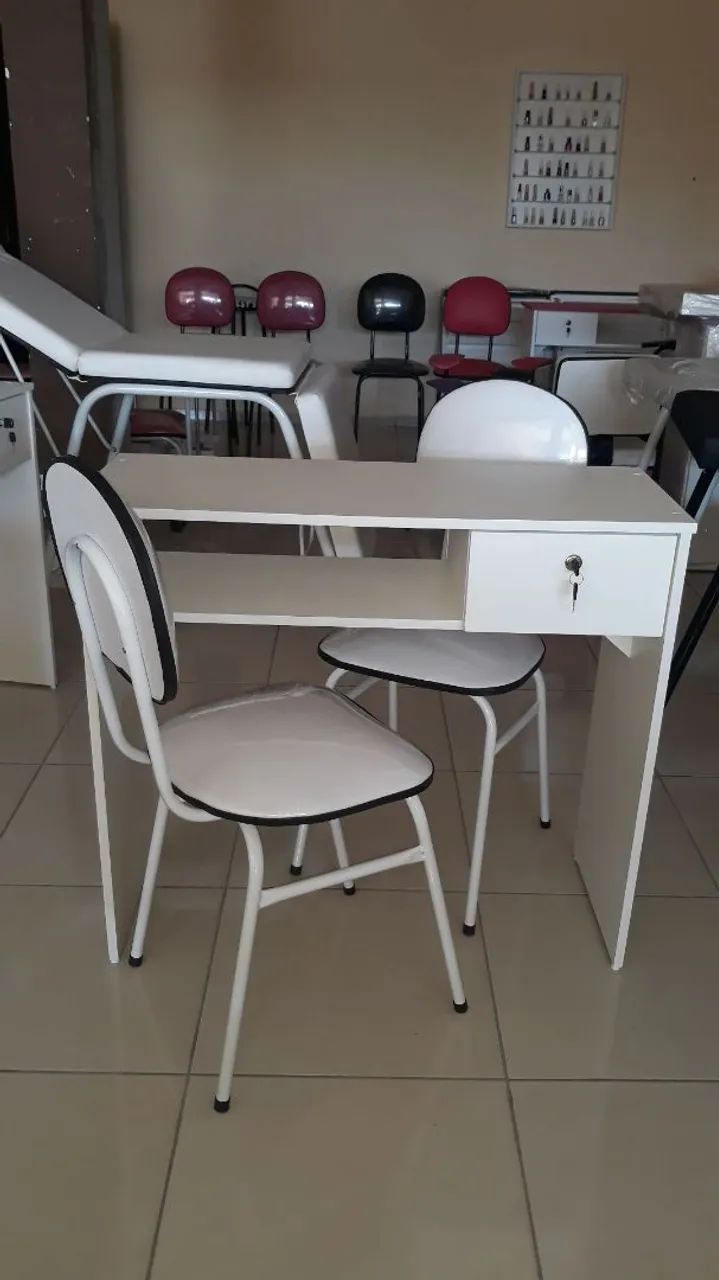 Mesa para Manicure com Gaveta e 2 Cadeiras