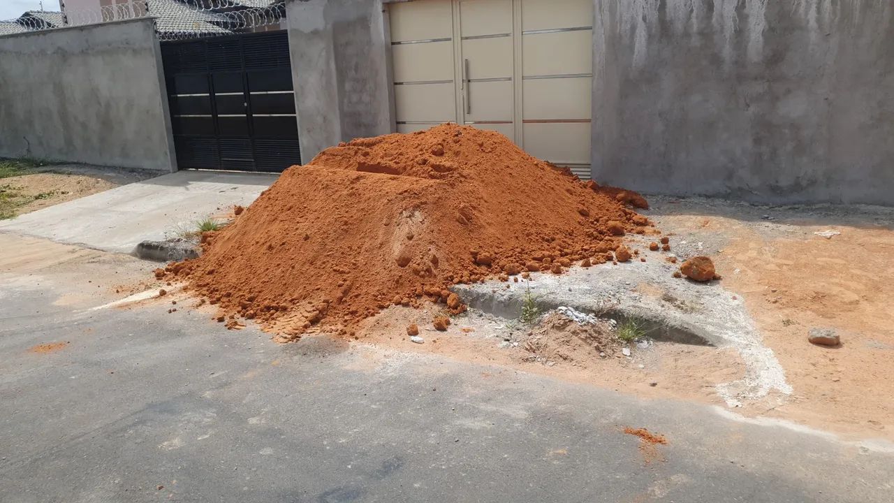 Barro, Areia, Seixo e Brita p/ construção 