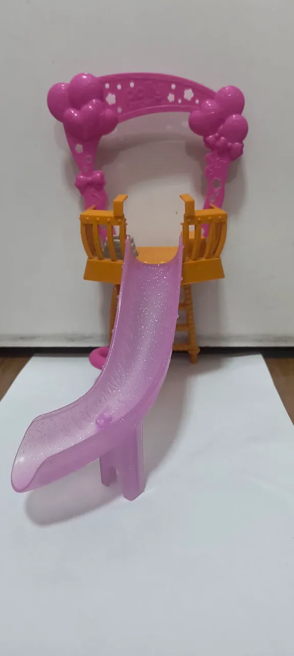 mini Escorrega para bonecas pequenas- Diversão Garantida!