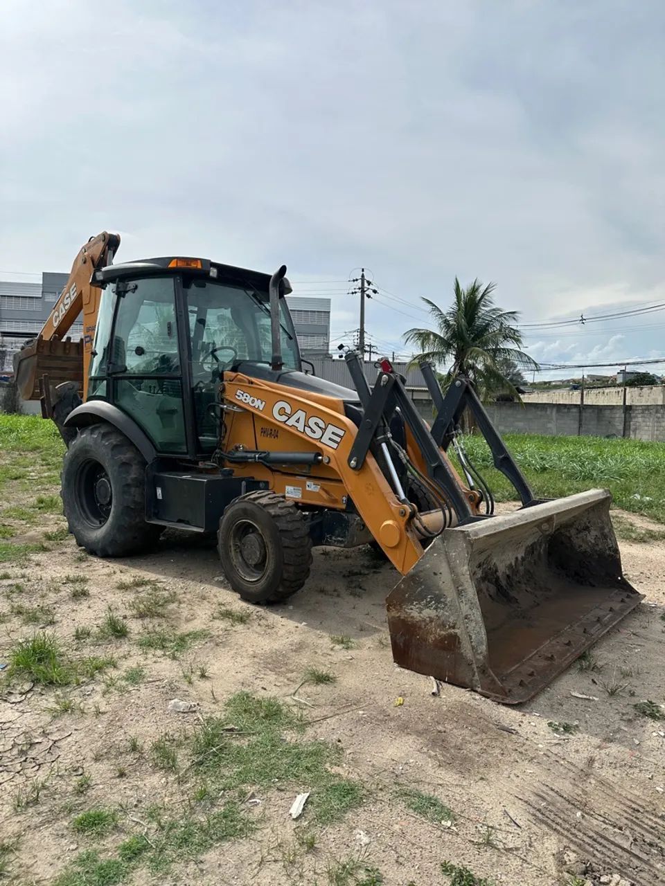 Retroescavadeira case 580n