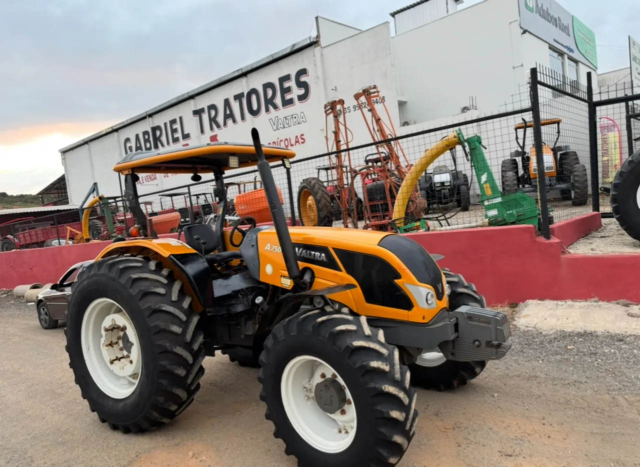 Trator Valtra A750