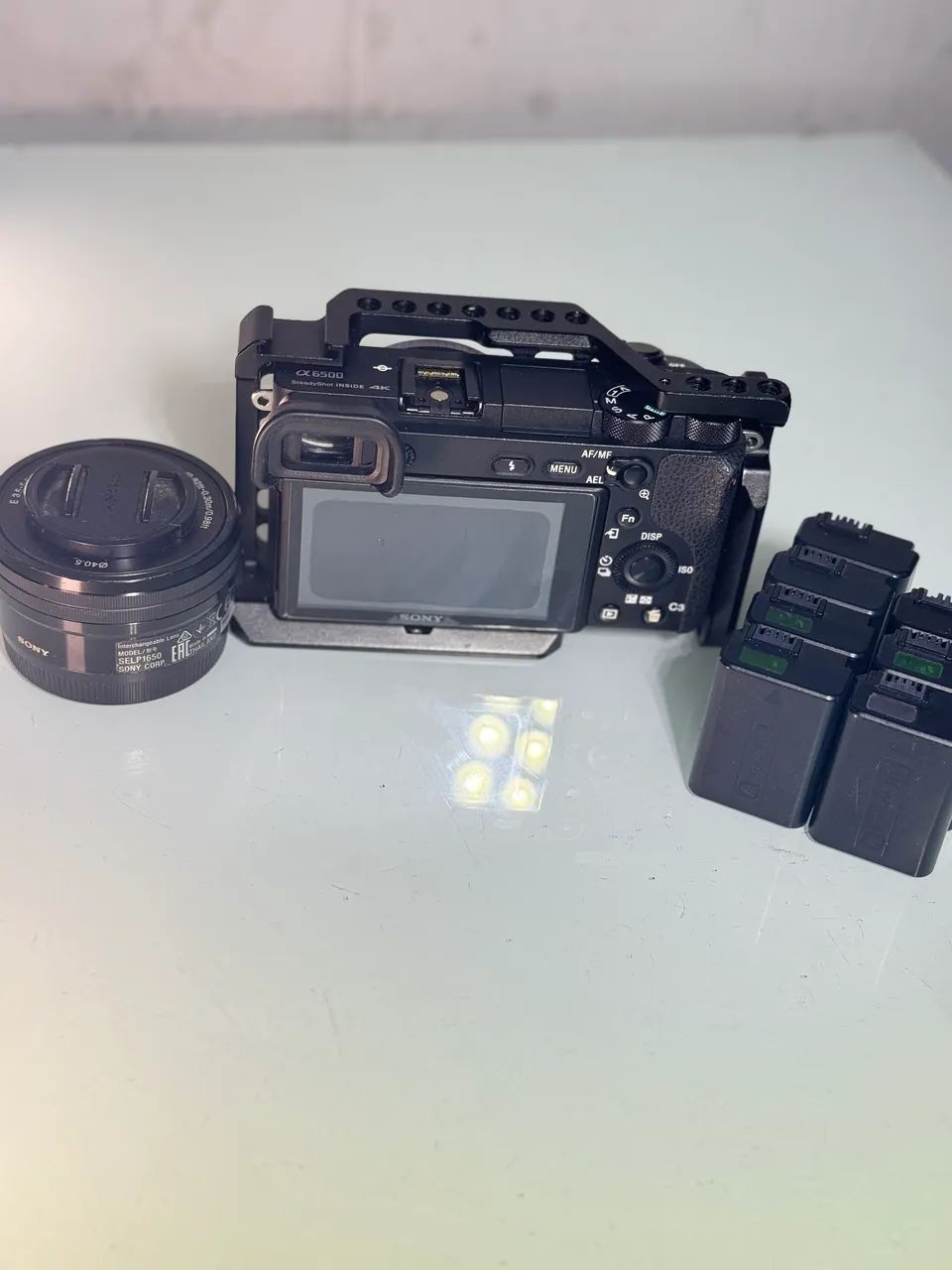 SONY A6500 COM LENTE E CAGE  - Foto 3