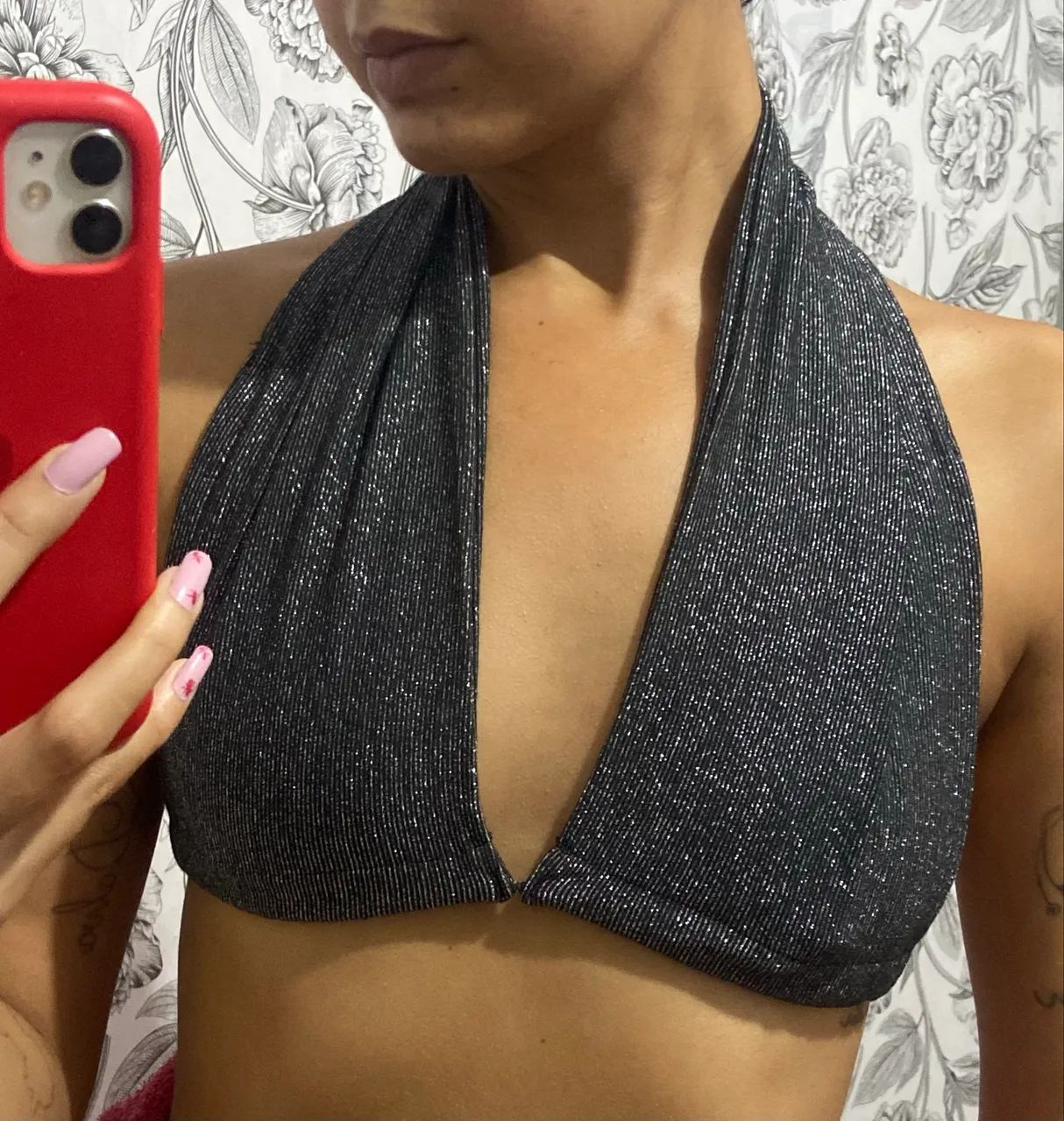 TOP PRETO DE BRILHO  - Foto 3