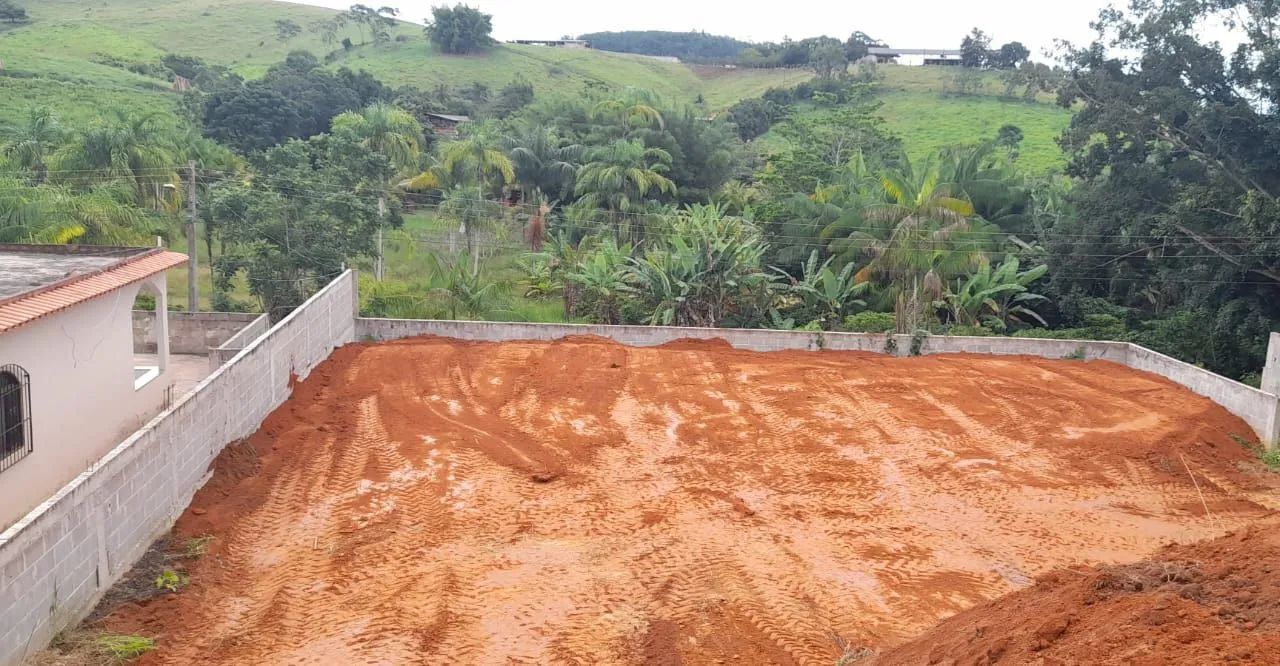 Terreno 1800 m²