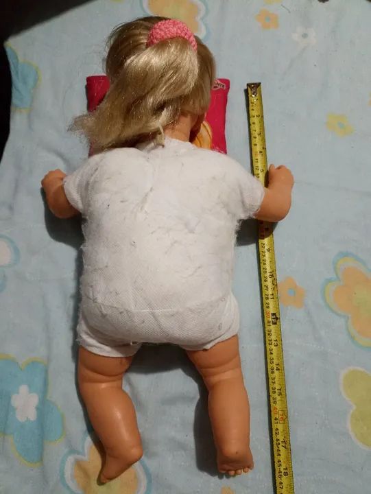 Lote com 2 Bonecas usadas com  vestido - Foto 3