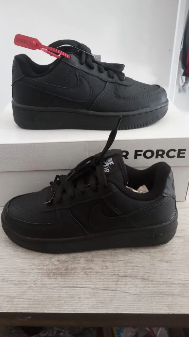 Nike Air Force 1 - Preto 1 linha 
