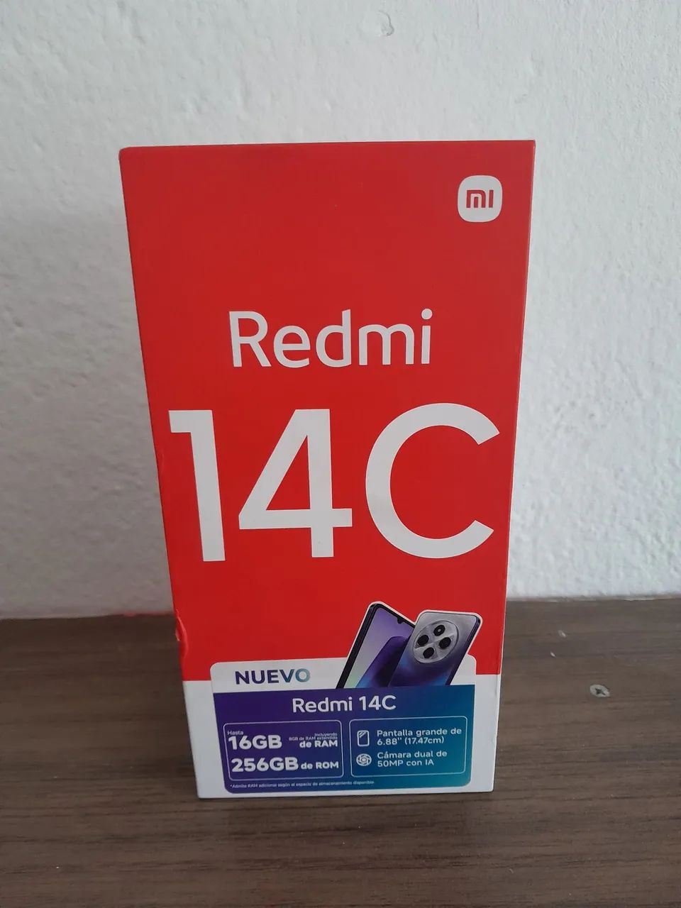 Vendo celular Novo na caixa valor pra compra 800$ 