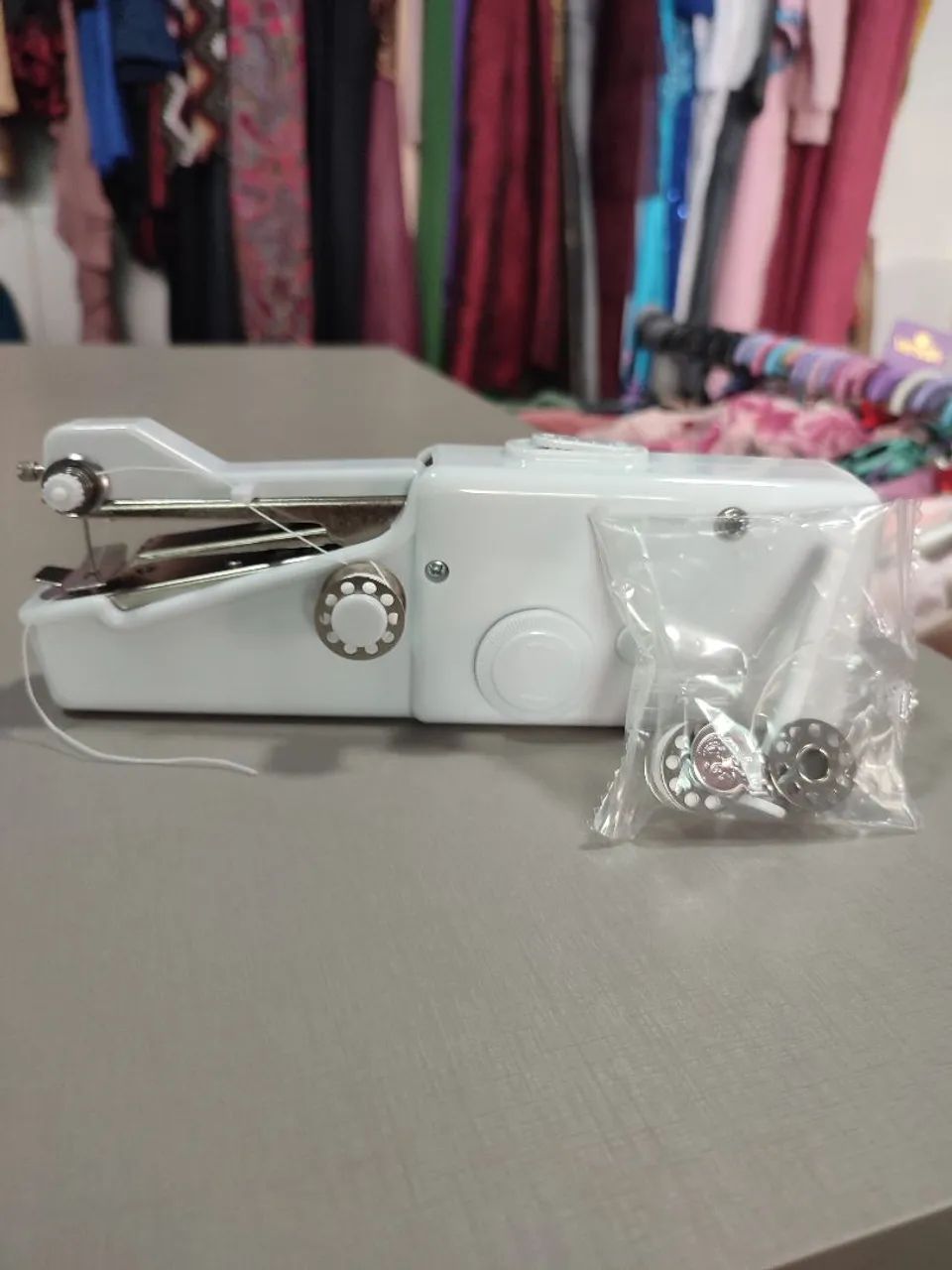 Máquina de Costura Portátil - Ideal para pequenos reparos!