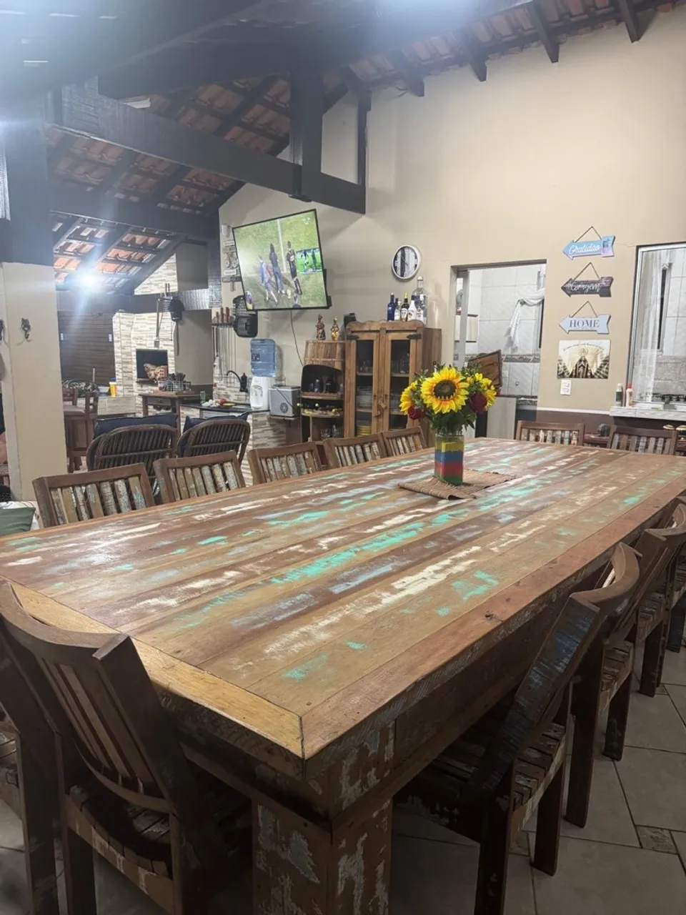 Mesa de madeira de demolição 